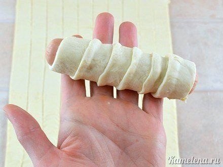 Рецепт на скорую руку. Сосиски в тесте.Простая и неизменно вкусная выпечка с ... - 5