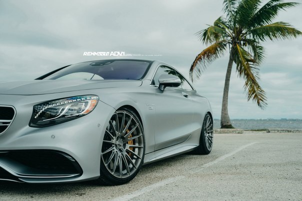 Mercedes Benz S63 AMG Coupe - 5