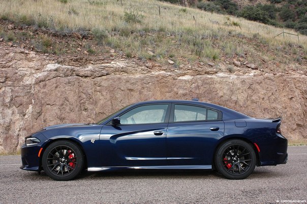 Dodge Charger SRT Hellcat - 3