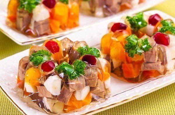 Порционное заливное мясо или язык.Ингредиенты• 300 г говядины (вырезки) или говяжьего языка• 20 г ...