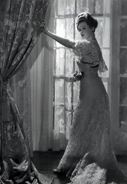 Old Ladies Photos - 119