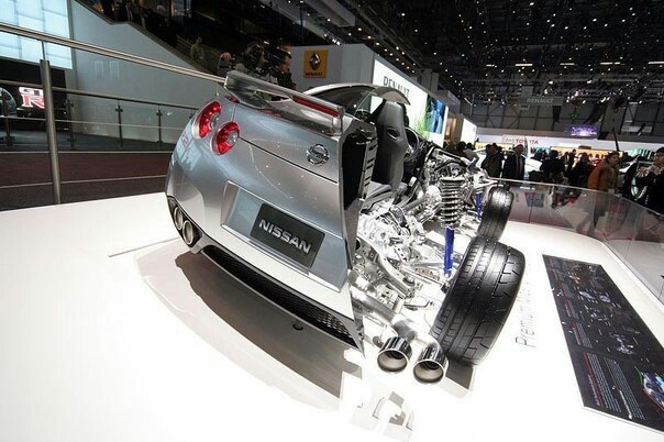 Nissan GT-R - 2