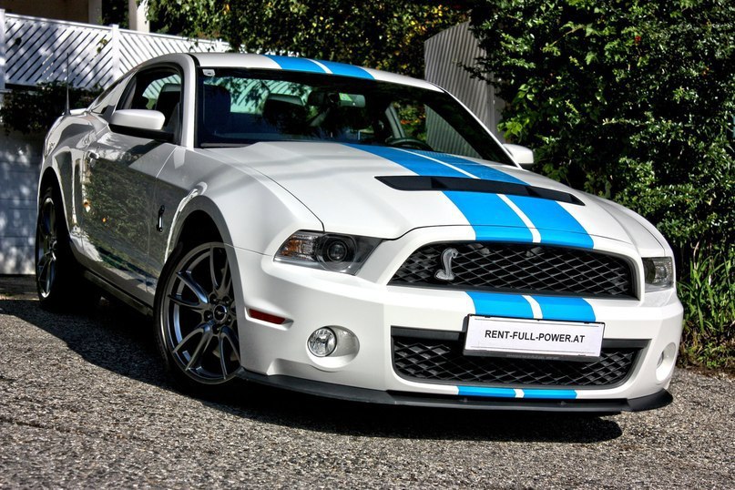 Ford Mustang GT - 4