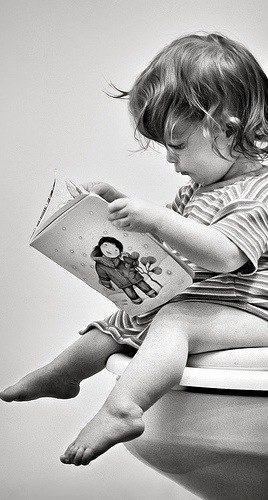 Колыбель. Пеленки. Плач. Слово. Шаг. Простуда. Врач. Беготня. Игрушки. Брат . Двор. Качели. Детский ...