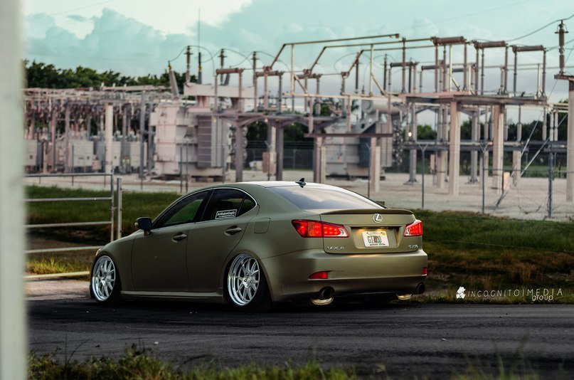 Lexus IS