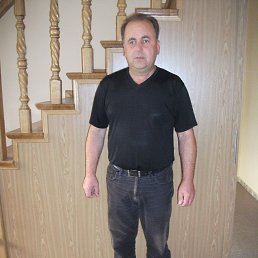 Viktor, 60, 