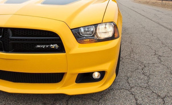 Dodge Charger SRT8 Super Bee - 5