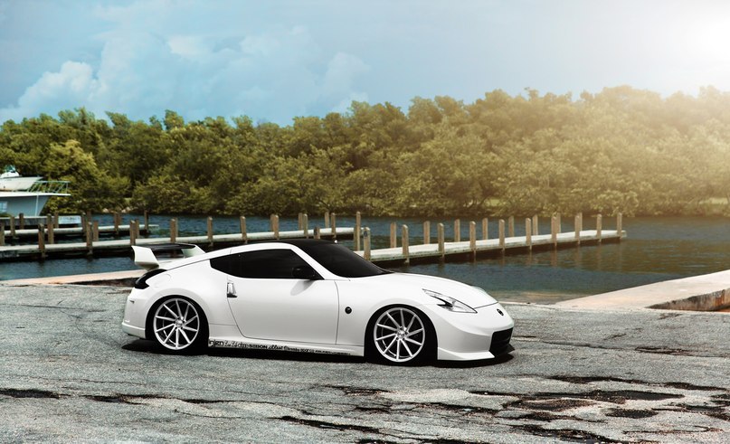 Nissan 370Z.