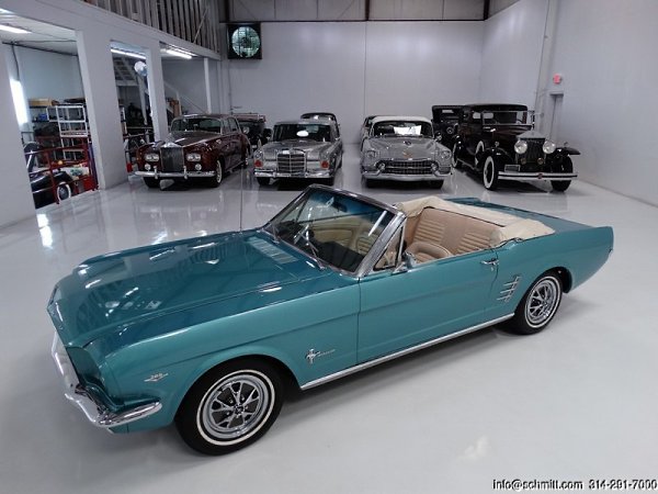 Ford Mustang Convertible, 1966 - 5