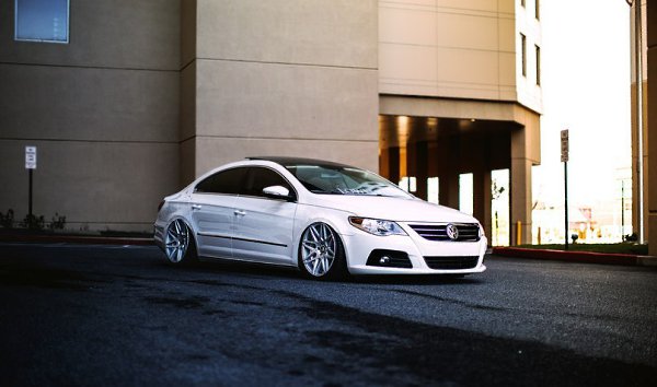 Volkswagen Passat CC.
