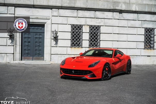 Ferrari F12berlinetta - 4