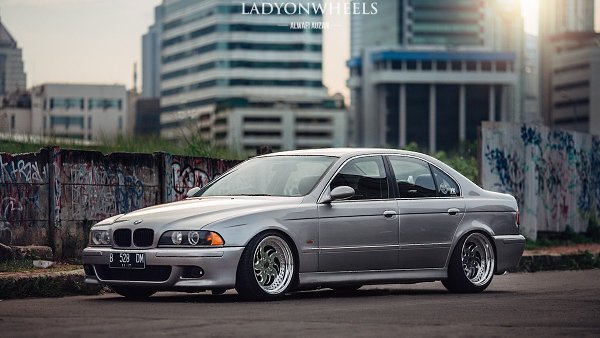 BMW 5 Series E39