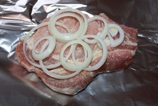 МЯСО С ГРИБАМИ.Ингредиенты: 4 куска мяса (Я обычно заранее мариную мясо, лучше его оставить на ночь ... - 2