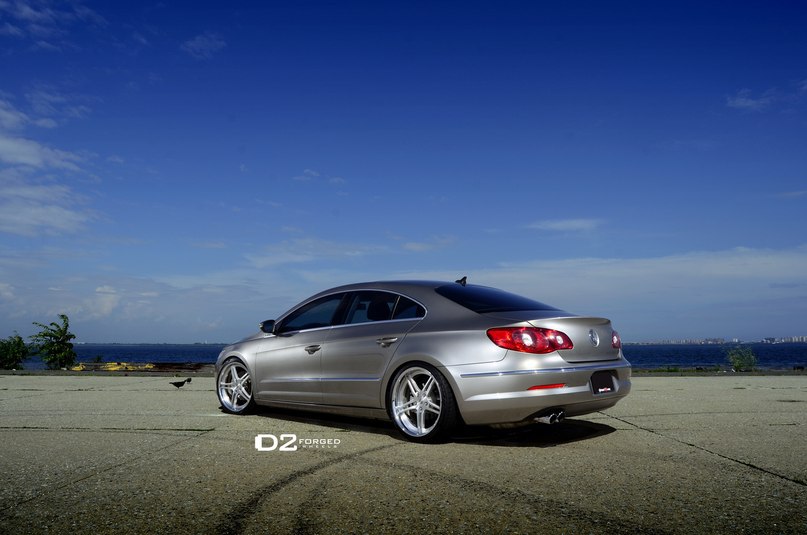 Volkswagen Passat CC. - 4