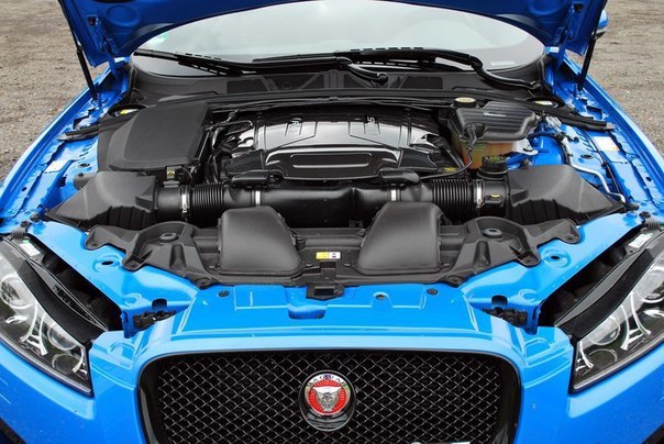 Jaguar XFR-S Sportbrake.: SC 5.0L V8: 542 ..: 8- ... - 4