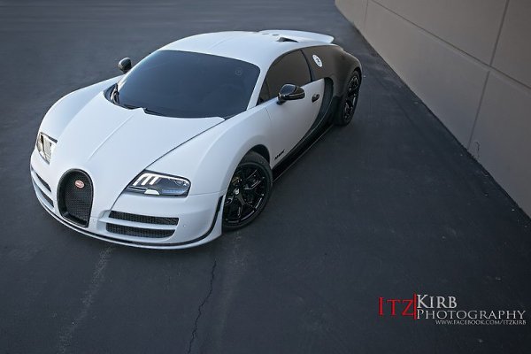 Bugatti Veyron Super Sport Pur Blanc Edition.