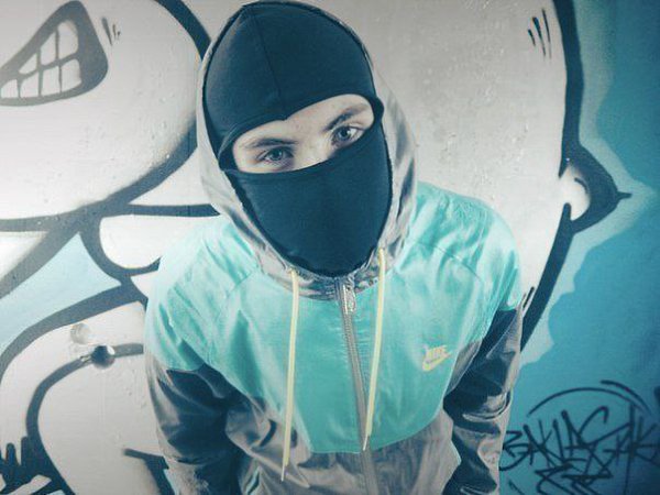 Никогда не бойся вступить в ту драку, которая является твоей. Не сдавайся и не отрекайся. Будь тем, ...