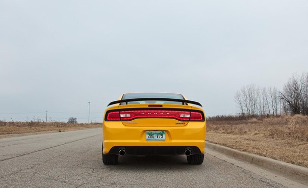 Dodge Charger SRT8 Super Bee - 3