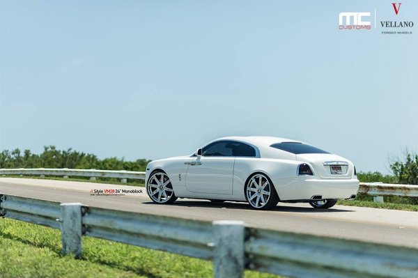 White Rolls-Royce Wraith Looks Stunning on Vellano 24s 2015 - 3