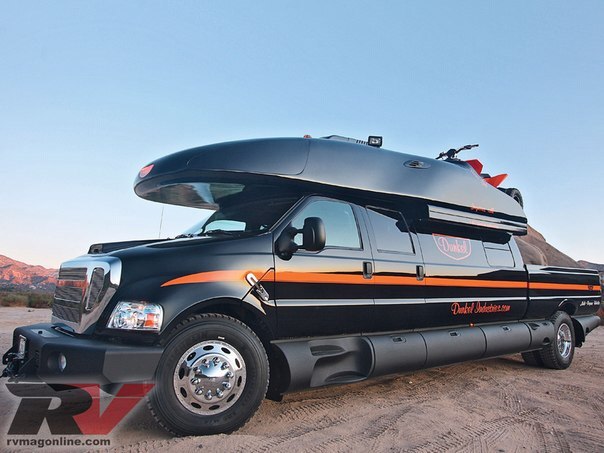 Ford F-750 Dunkel Luxury Hauler 44.   ....