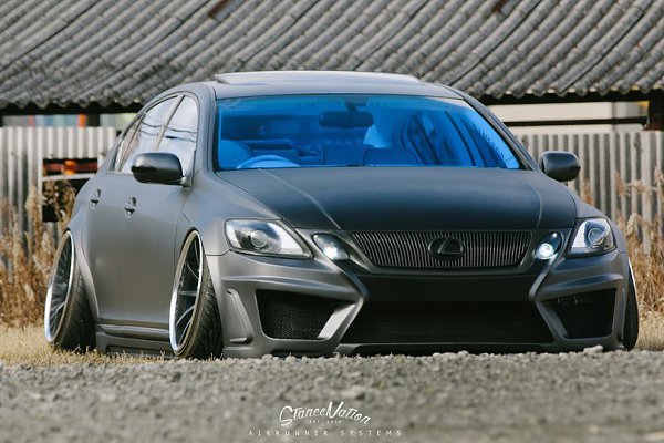 Lexus GS.