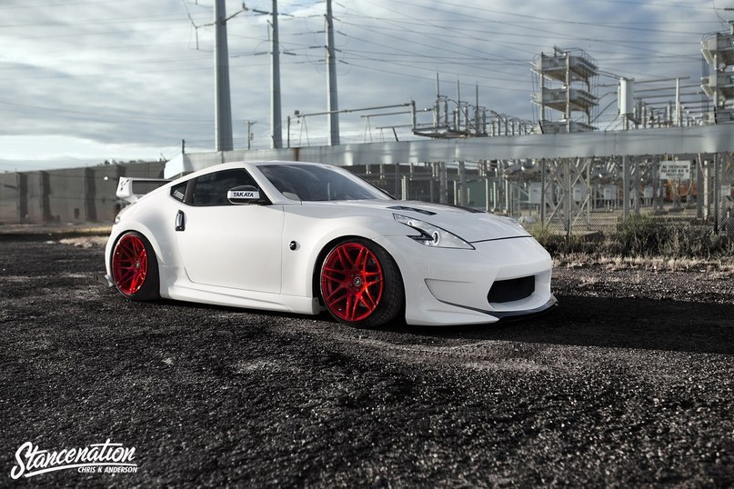 Nissan 370Z - 3