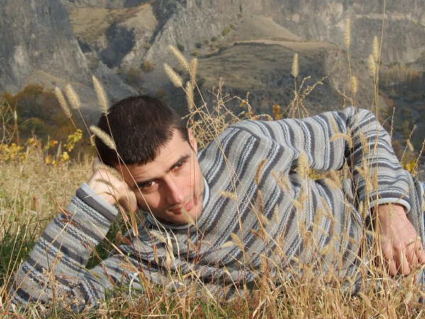 Voskanyan artak. Армянская 43. В ереване ищут мужчину. Мамба ереван arman рост 183 вес 90. Армянская 43.