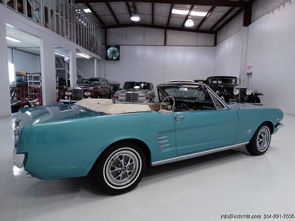 Ford Mustang Convertible, 1966 - 3