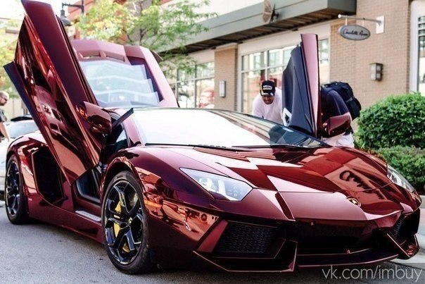 Lamborghini Aventador in Chrome Red