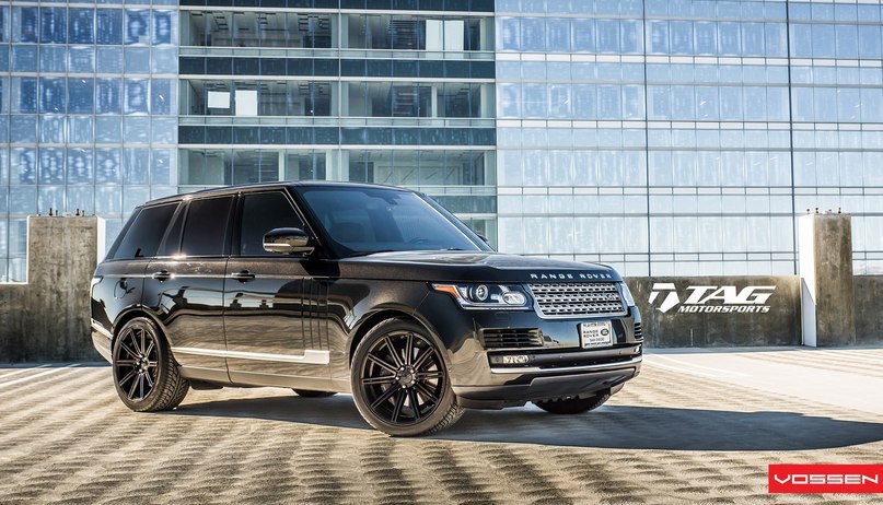 Land Rover Range Rover.