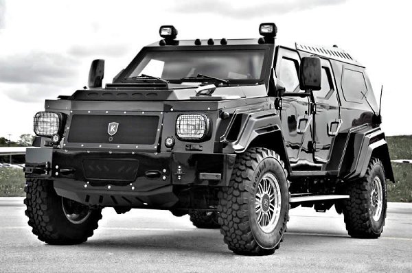 К встрече конца света готовы: Knight XV – бронированный внедорожник в стиле Рембо - 2