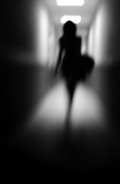 Иногда нужно просто уйти, Чтоб тебя никогда не забыли. Сделать шаг на нелегком пути, Чтоб понять, ...