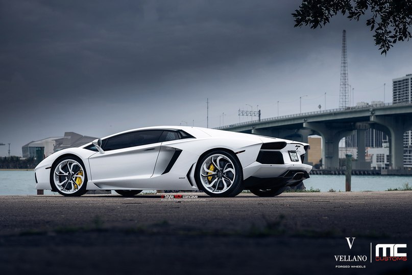 Lamborghini Aventador. - 4