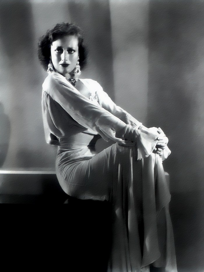 Old Ladies Photos - 12