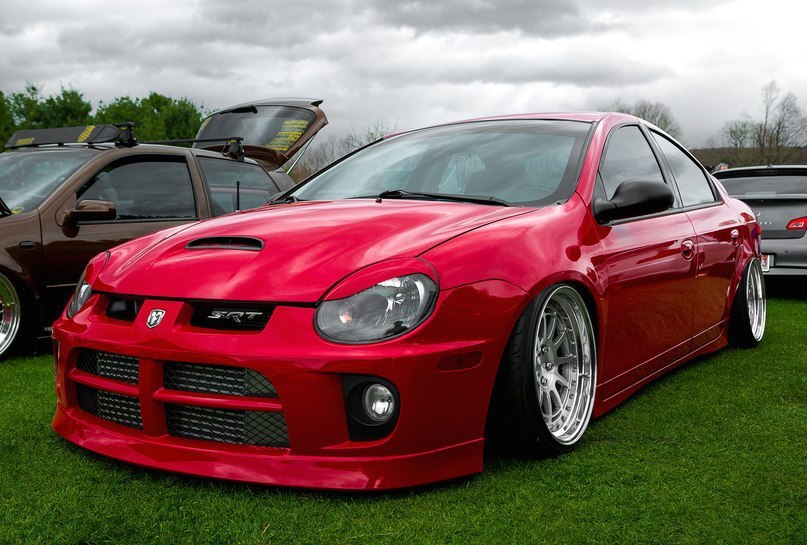 Dodge Neon SRT-4.