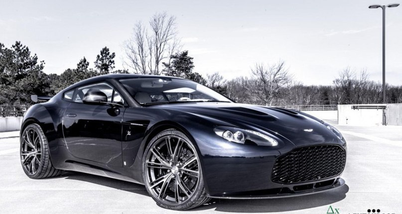 Aston Martin V12 Zagato. - 3