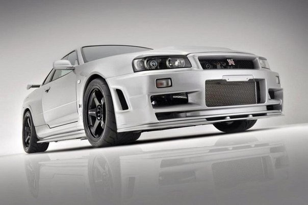 Nissan Skyline GT-R R34 - 7