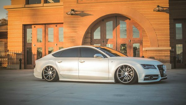 AUDI A7. Low, baby. - 6