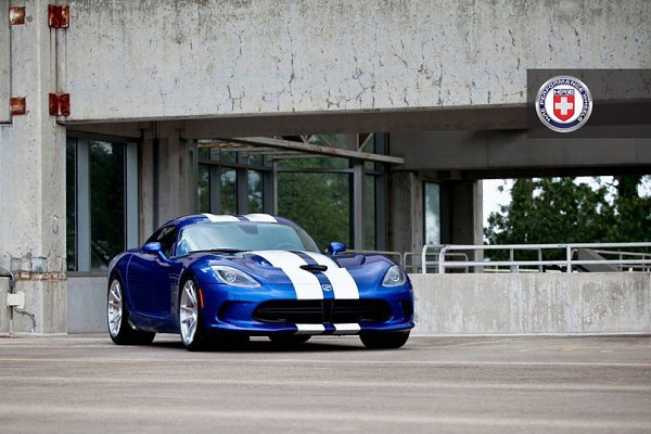 Dodge Viper SRT GTS.