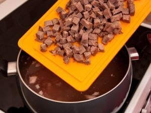 Солянка мясная.Ингредиенты:- 700 гр говядины- 1 кг различных мясных деликатесов- 150 гр моркови- 150 ... - 2