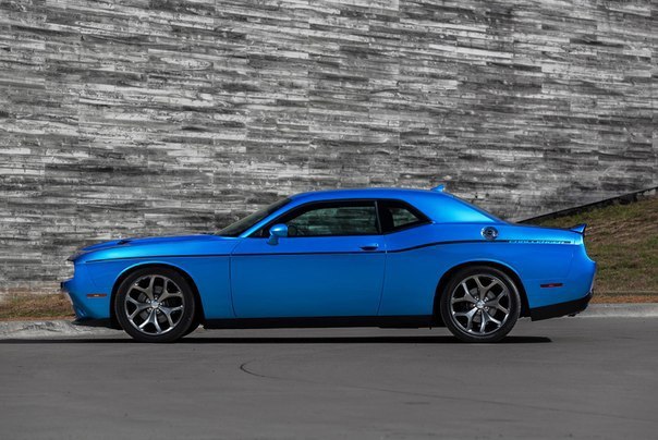 Dodge Challenger - 4