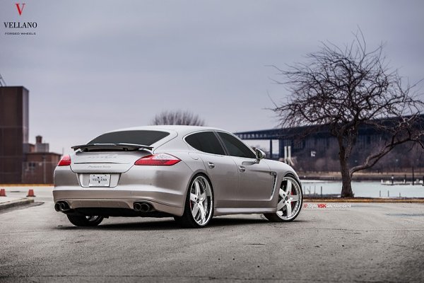 Porsche Panamera Turbo. - 6