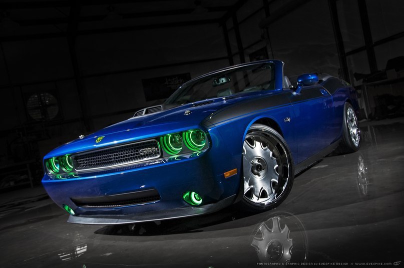 Dodge Challenger R/T. - 4