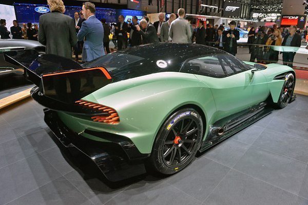 Aston Martin Vulcan.    24   Vulcan.    ... - 7