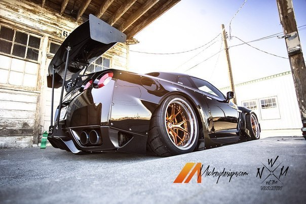 Nissan GT-R R35 - 4