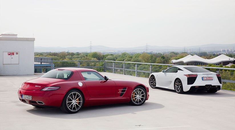 Mercedes SLS AMG vs Lexus LFA