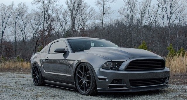 Ford Mustang - 4