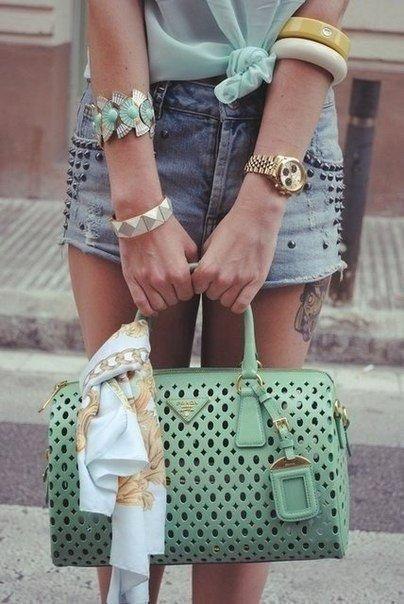    - 19  2015  06:08 - 3