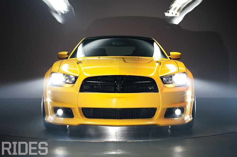 Dodge Charger SRT-8 Super Bee.
