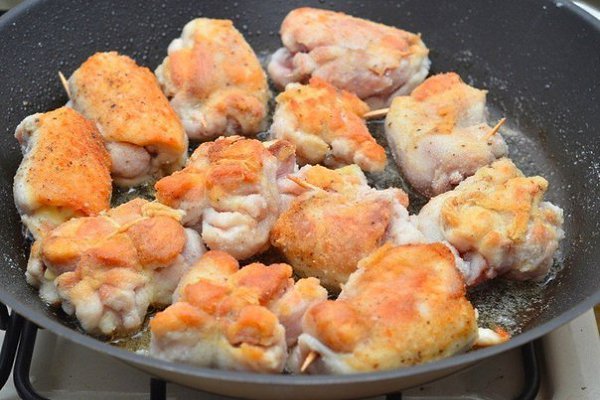 Голень цыплят с сыром и ананасом в ананасовом соусе.Ингредиенты:Куриная голень — 12 шт.Ананас — 1 ... - 7